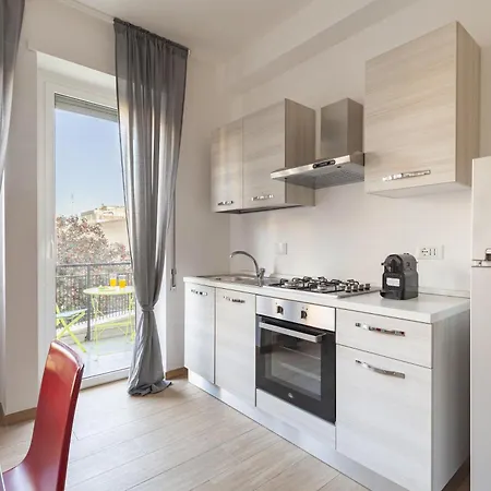Hostly-Libia Light Lodge-10Min Metro To Colosseum-3